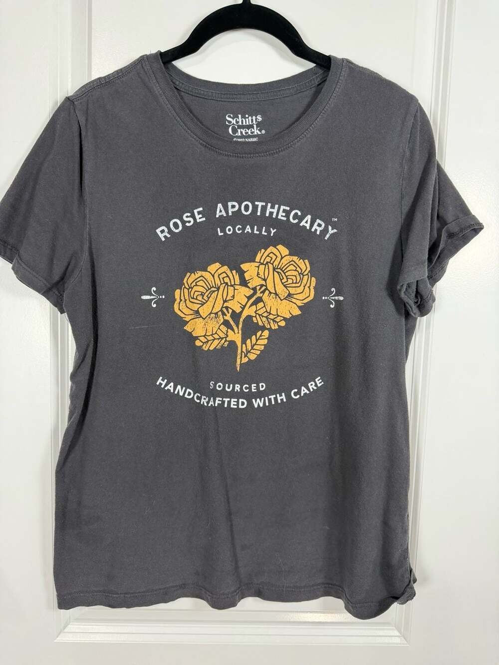 Schitt's Creek Rose Apothecary Graphic T-Shirt Women's Size Medium Gray